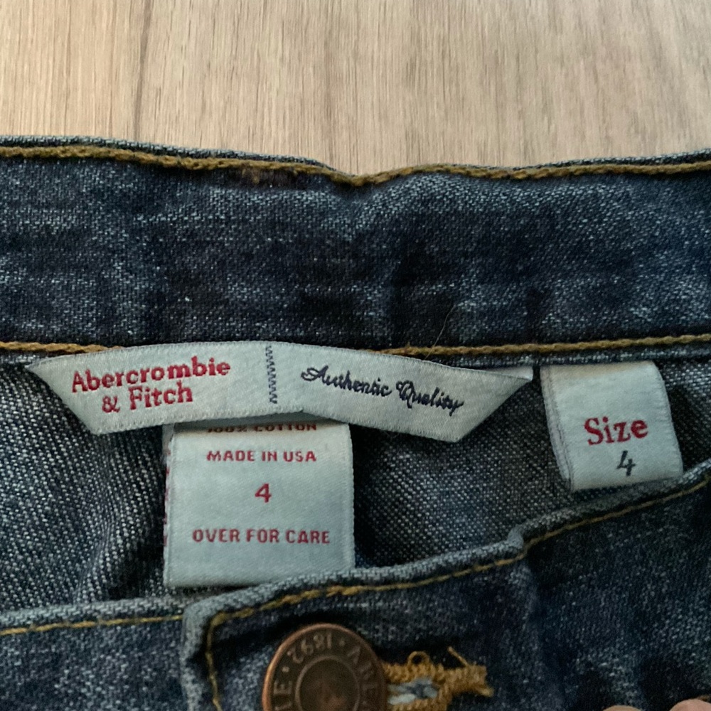 Abercrombie and Fitch denim skirt dark stone wash - Picture 3 of 7
